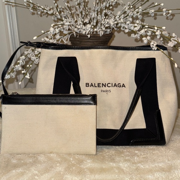 Balenciaga Black and Cream Canvas Leather Tote Handbag with a Wristlet - Picture 1 of 16